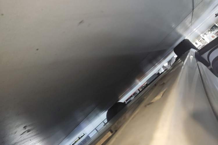 Used Zeekr 009 2022 WE Edition Left Side Sill