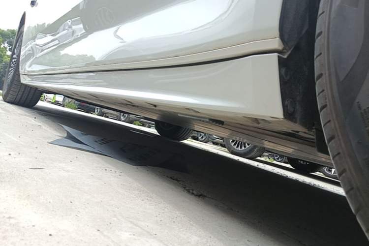 Used Zeekr 009 2022 WE Edition Left Side Sill
