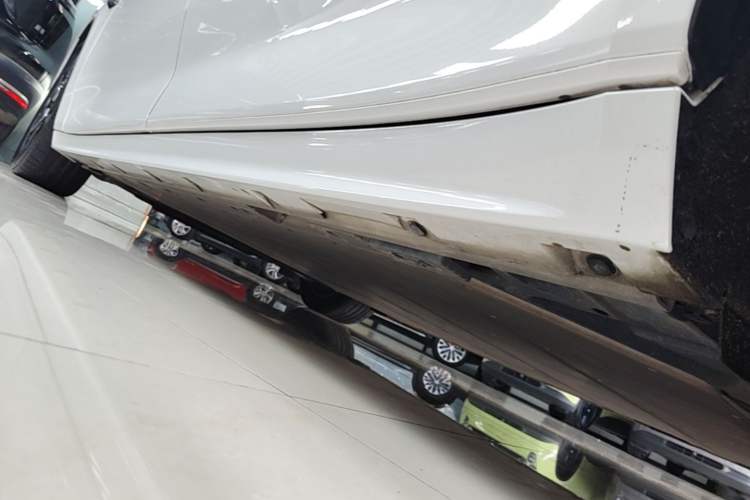 Used Zeekr 009 2022 WE Edition Left Side Sill