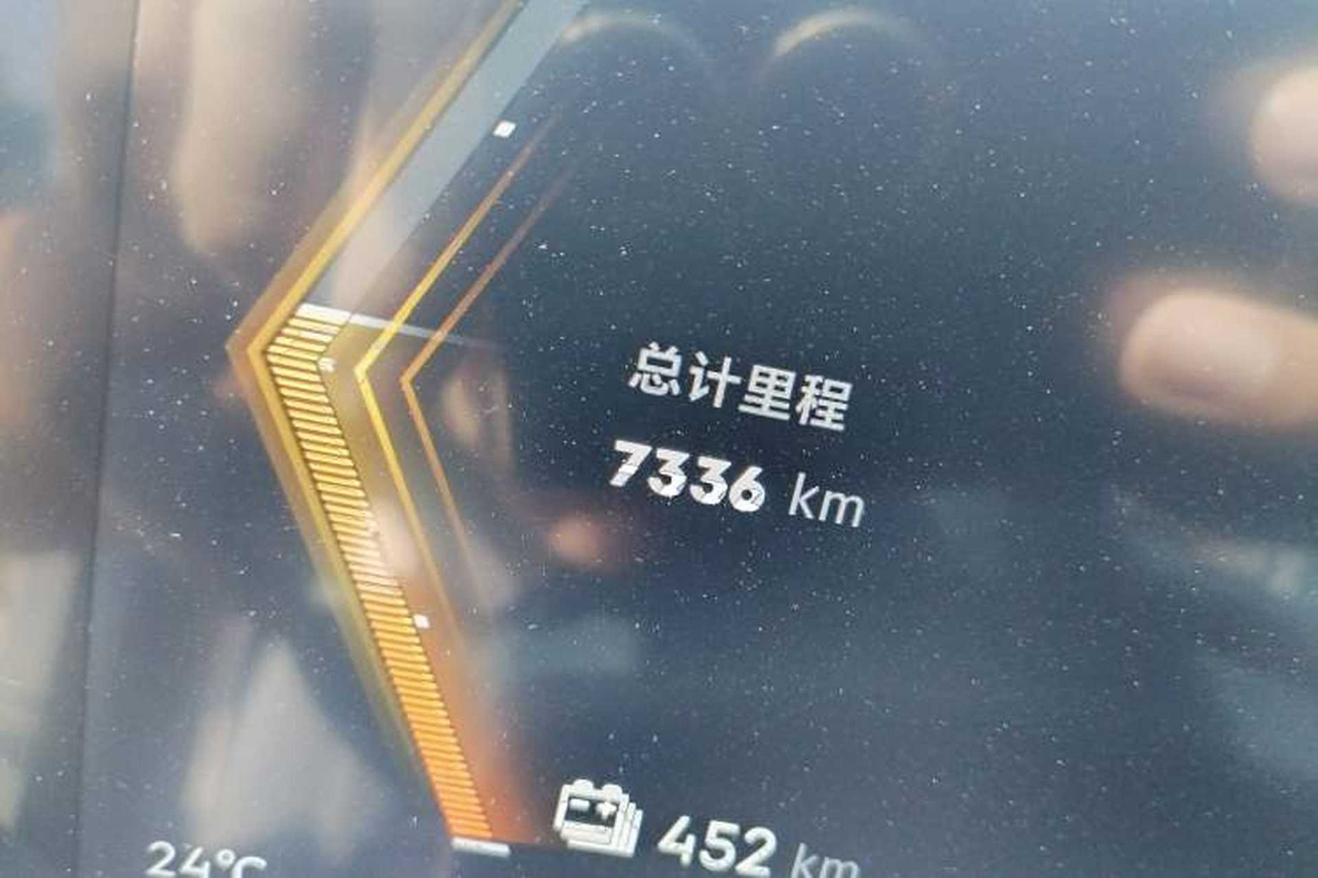 Used Zeekr 009 2022 ME Edition Odometer Close Up