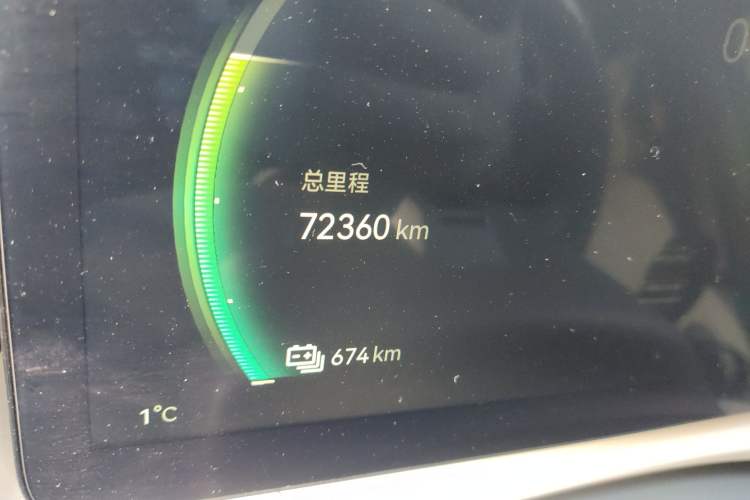 Used Zeekr 009 2022 ME Edition Odometer Close Up