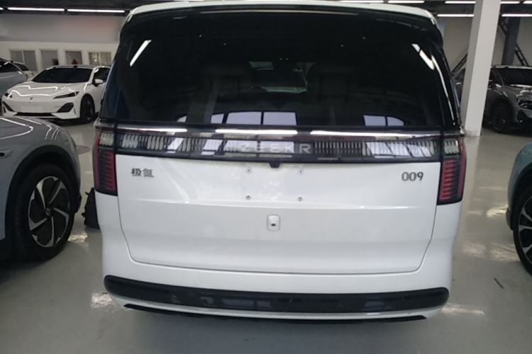 Used Zeekr 009 2022 WE Edition Rear