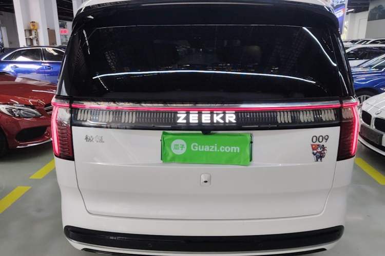 Used Zeekr 009 2022 WE Edition Rear