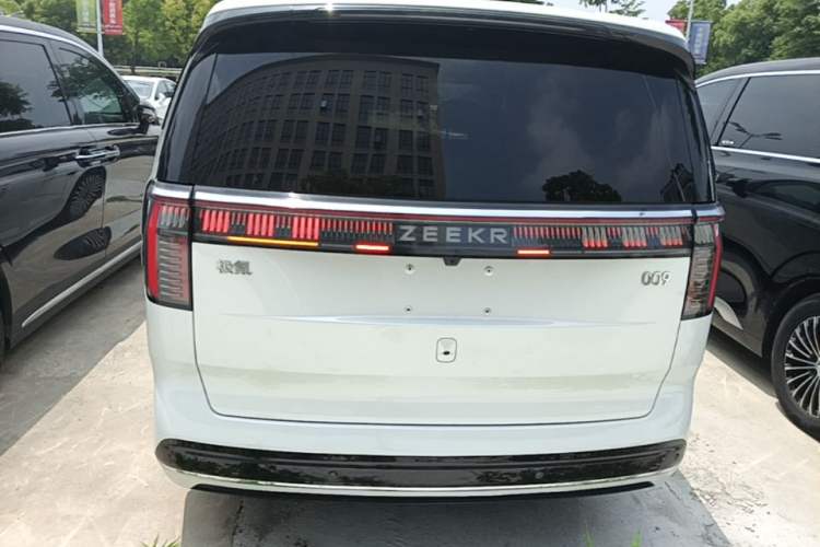 Used Zeekr 009 2022 WE Edition Rear