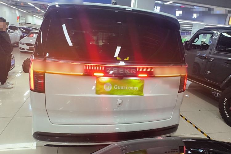 Used Zeekr 009 2022 WE Edition Rear