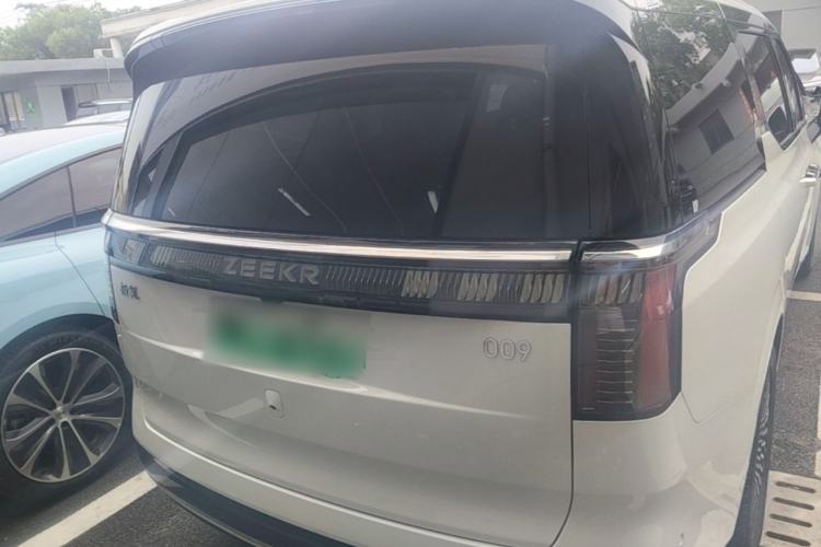 Used Zeekr 009 2022 WE Edition Rear
