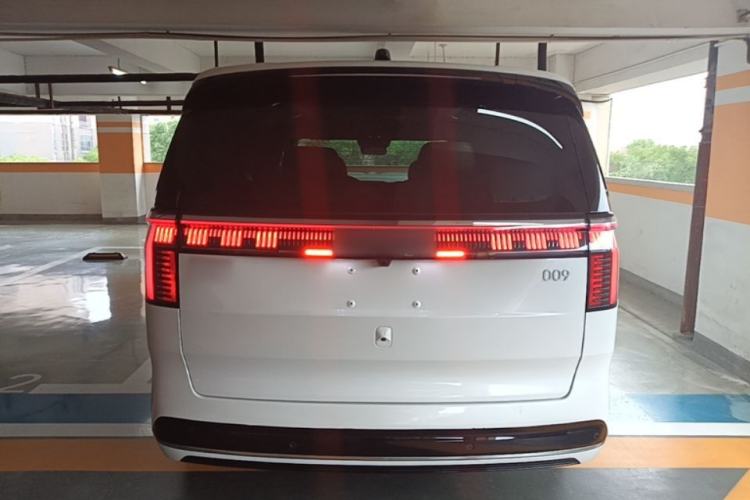 Used Zeekr 009 2022 ME Edition Rear