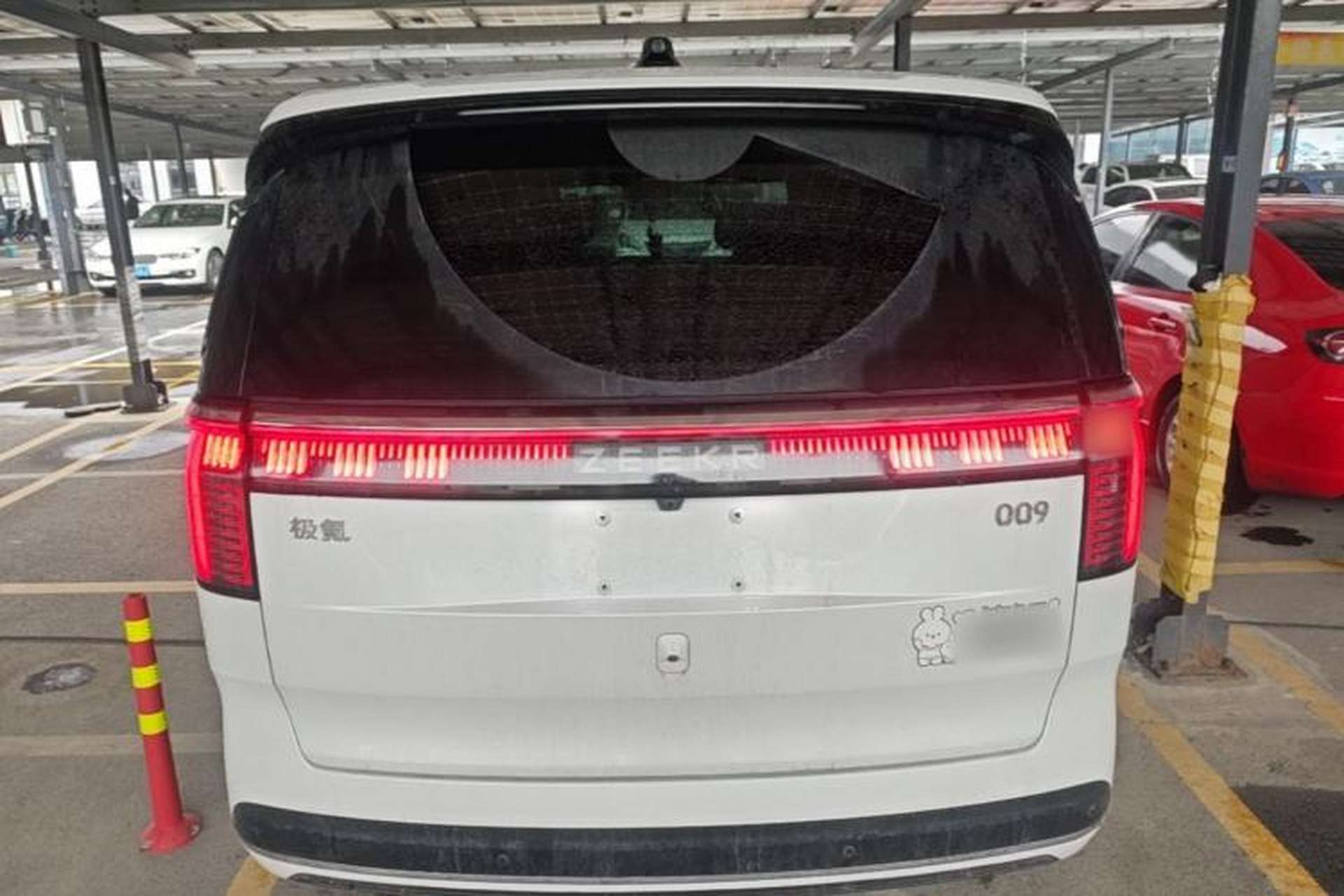 Used Zeekr 009 2022 WE Edition Rear