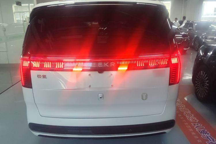 Used Zeekr 009 2022 WE Edition Rear
