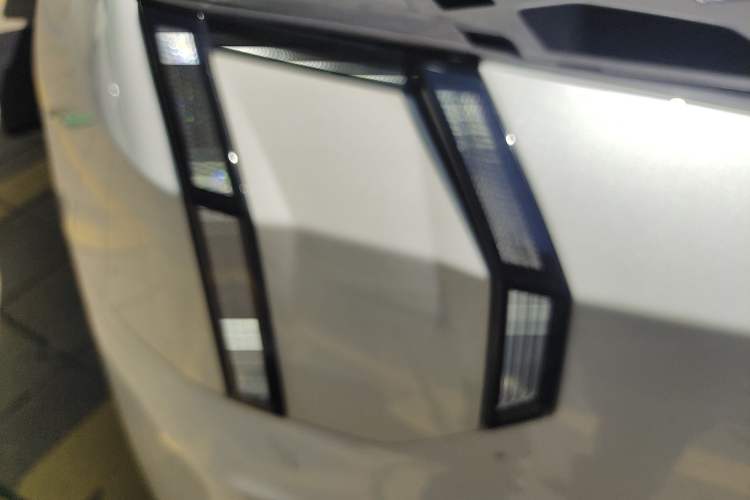 Used Zeekr 009 2022 WE Edition Right Front Headlight