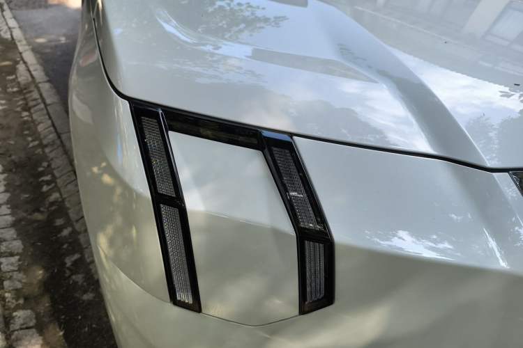 Used Zeekr 009 2022 WE Edition Right Front Headlight