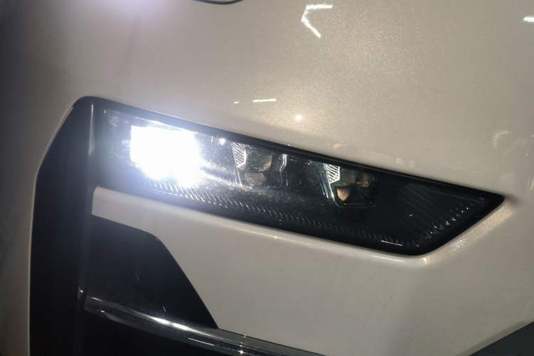 Used Zeekr 009 2022 ME Edition Right Front Headlight