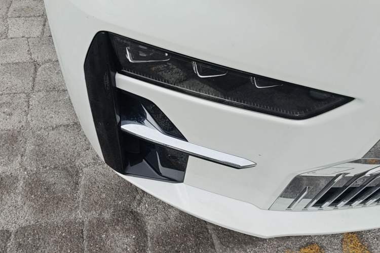 Used Zeekr 009 2022 ME Edition Right Front Headlight