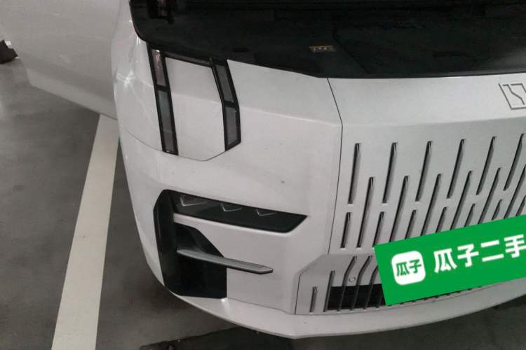 Used Zeekr 009 2022 ME Edition Right Front Headlight