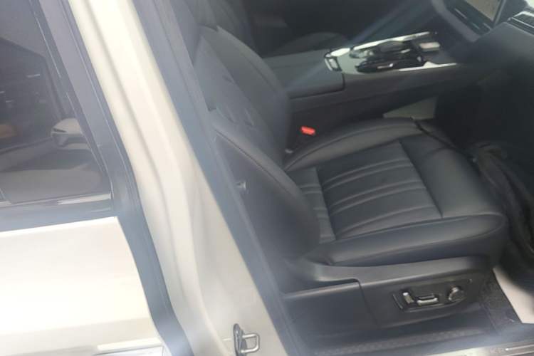 Used Zeekr 009 2022 WE Edition Right Front Seat