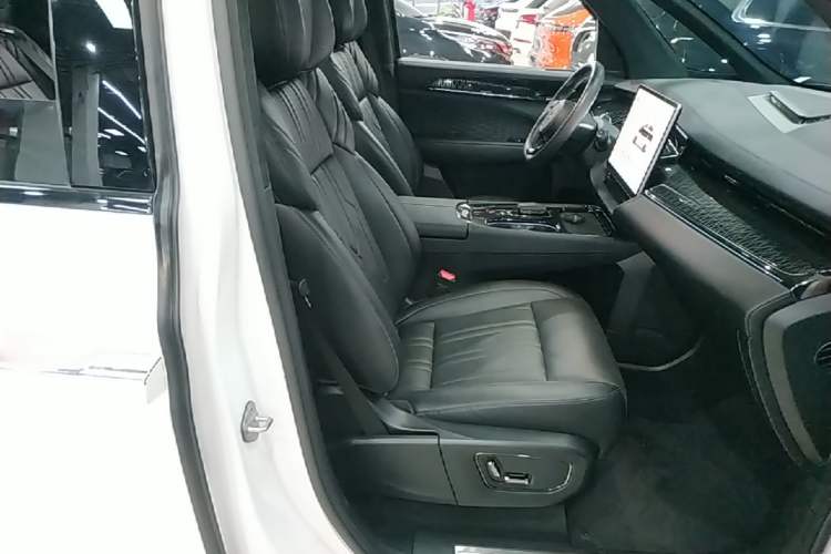 Used Zeekr 009 2022 WE Edition Right Front Seat