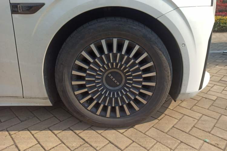 Used Zeekr 009 2022 WE Edition Right Front Wheel Hub
