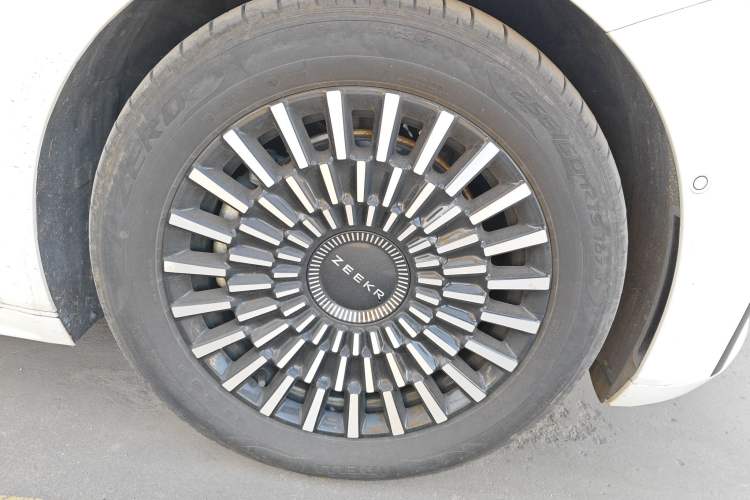 Used Zeekr 009 2022 Revised WE Version Right Front Wheel Hub