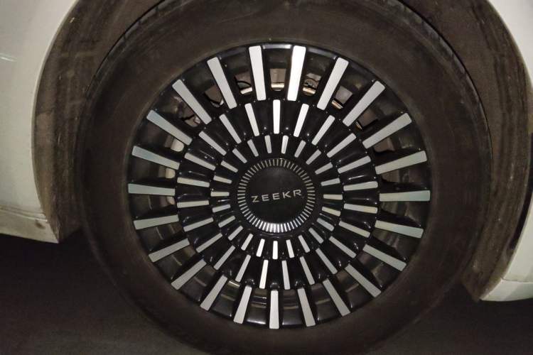 Used Zeekr 009 2022 WE Edition Right Front Wheel Hub