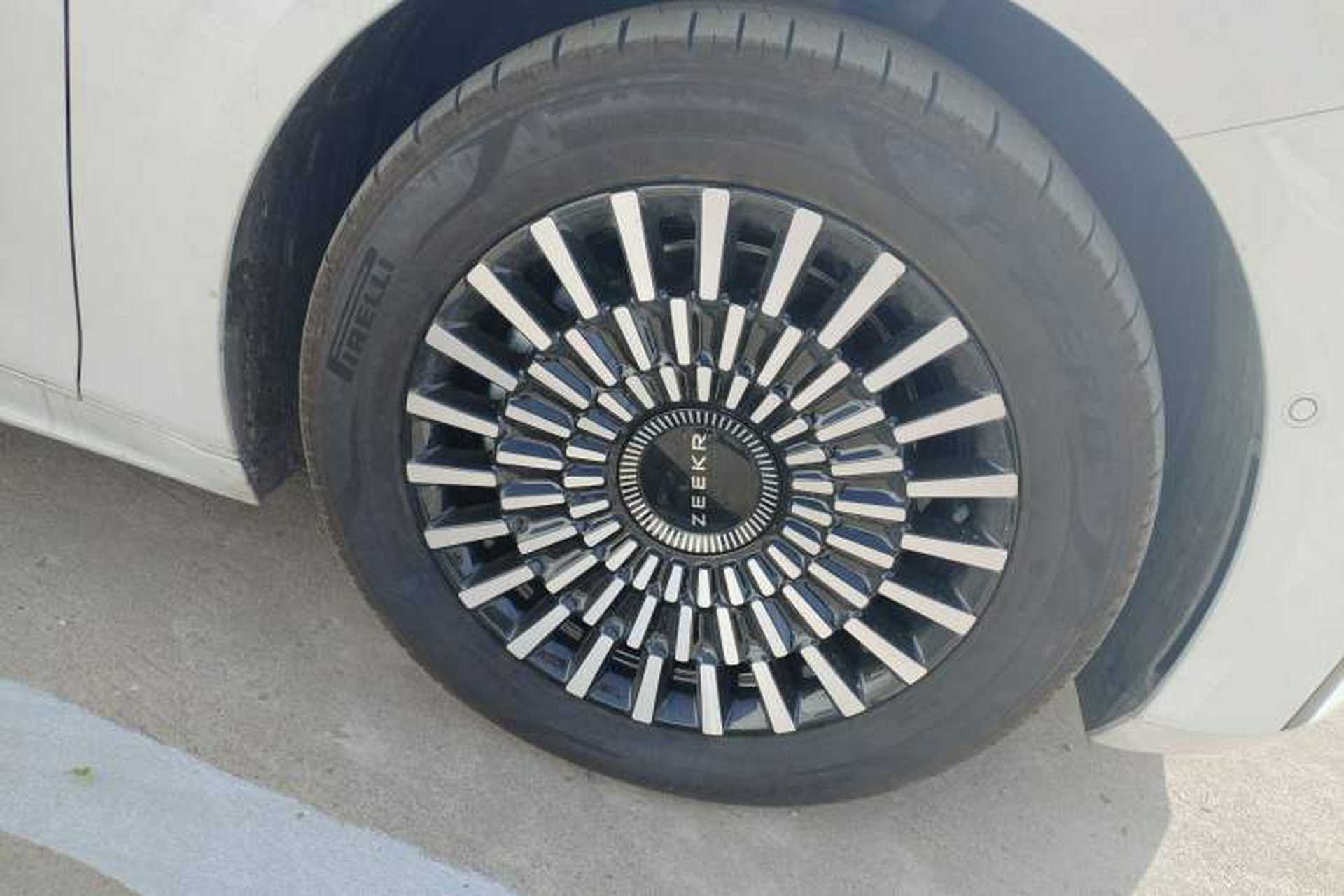 Used Zeekr 009 2022 ME Edition Right Front Wheel Hub