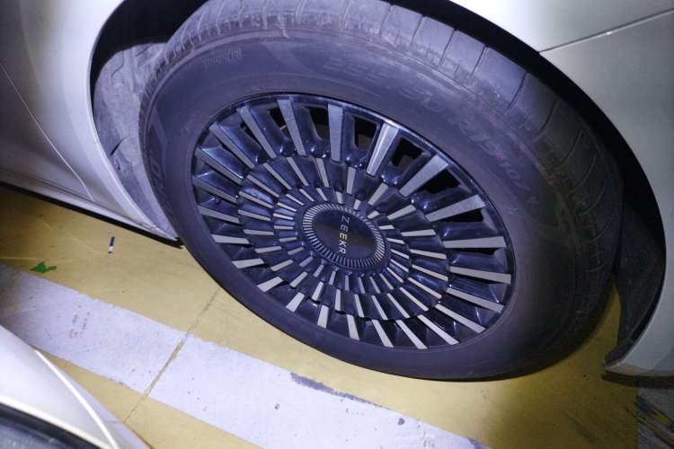 Used Zeekr 009 2022 WE Edition Right Front Wheel Hub
