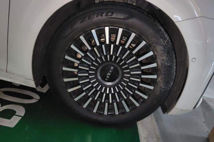 Used Zeekr 009 2022 ME Edition Right Front Wheel Hub