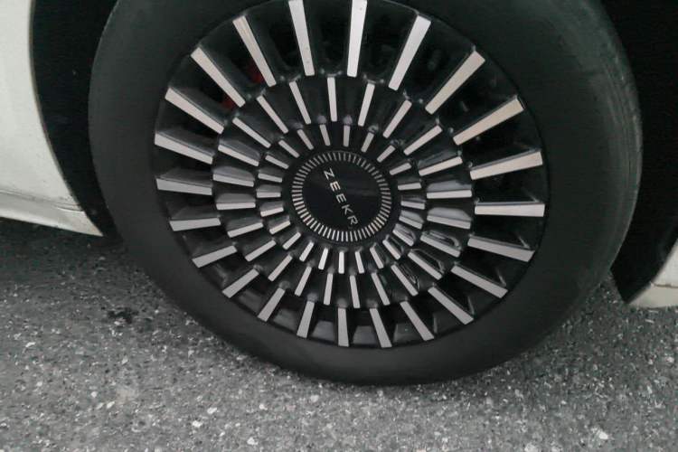 Used Zeekr 009 2022 ME Edition Right Front Wheel Hub