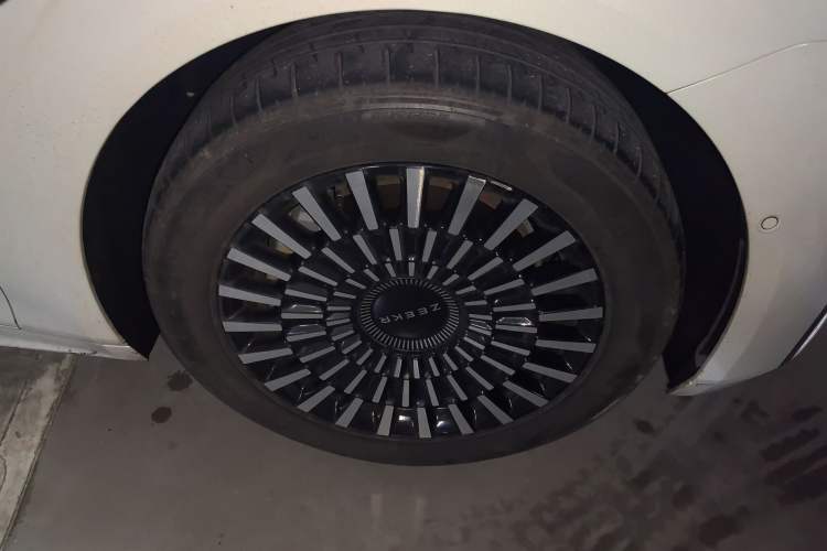 Used Zeekr 009 2022 WE Edition Right Front Wheel Hub