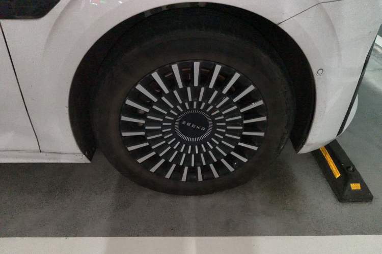 Used Zeekr 009 2022 ME Edition Right Front Wheel Hub