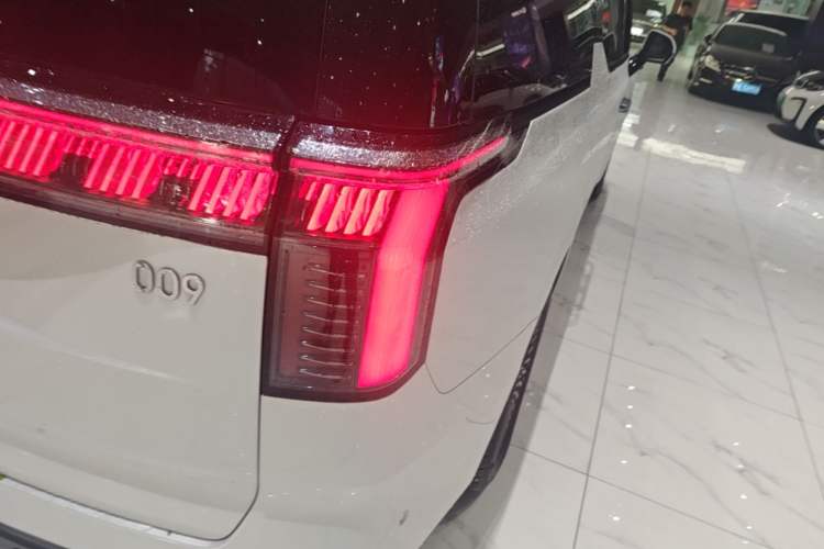 Used Zeekr 009 2022 WE Edition Right Rear Taillight