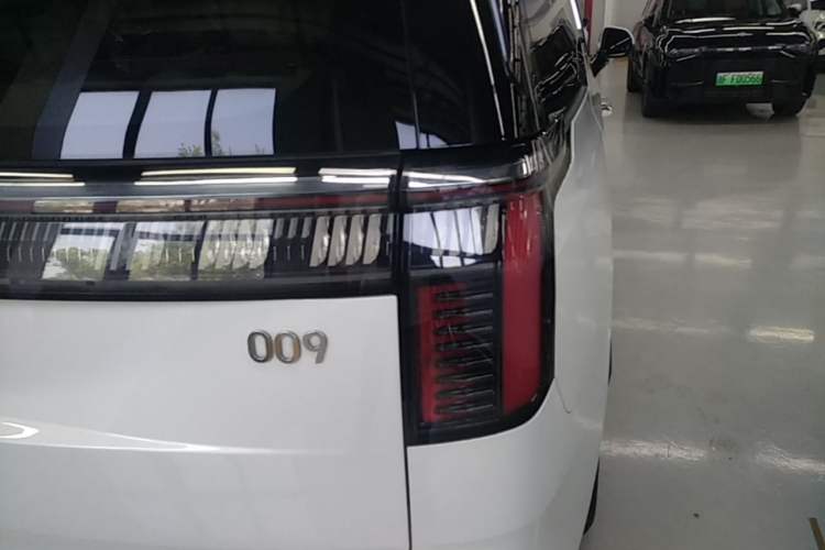 Used Zeekr 009 2022 WE Edition Right Rear Taillight