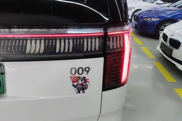 Used Zeekr 009 2022 WE Edition Right Rear Taillight