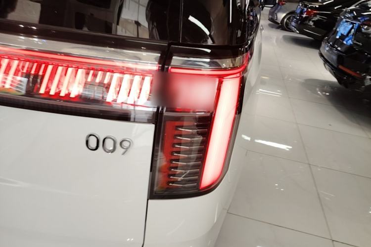 Used Zeekr 009 2022 WE Edition Right Rear Taillight