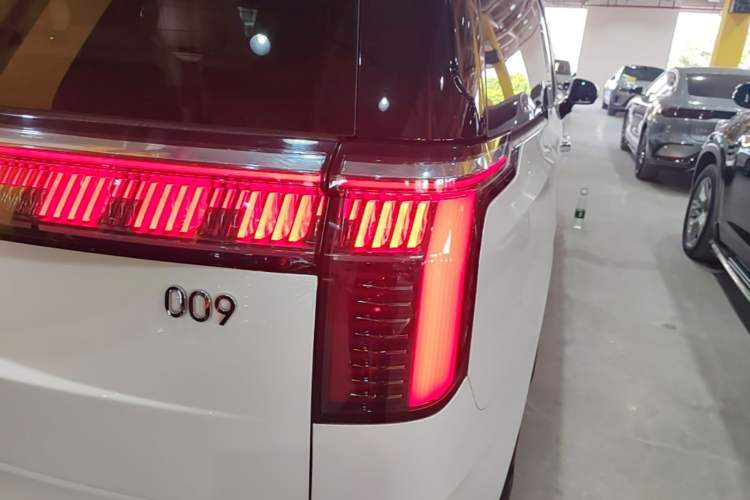 Used Zeekr 009 2022 WE Edition Right Rear Taillight