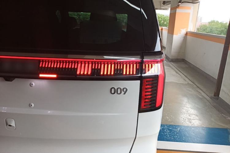 Used Zeekr 009 2022 ME Edition Right Rear Taillight