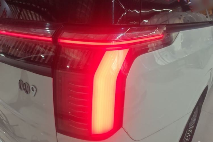 Used Zeekr 009 2022 WE Edition Right Rear Taillight