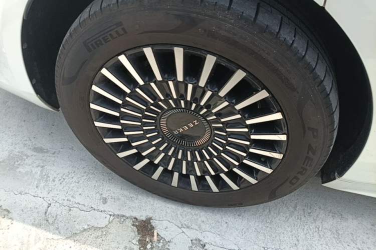 Used Zeekr 009 2022 WE Edition Right Rear Wheel Hub