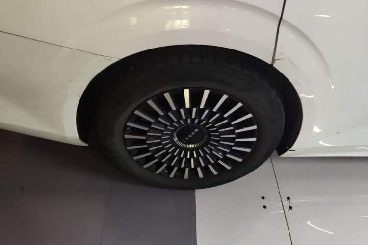 Used Zeekr 009 2022 WE Edition Right Rear Wheel Hub
