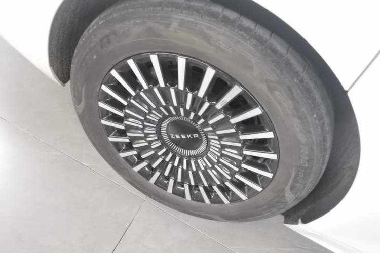 Used Zeekr 009 2022 WE Edition Right Rear Wheel Hub