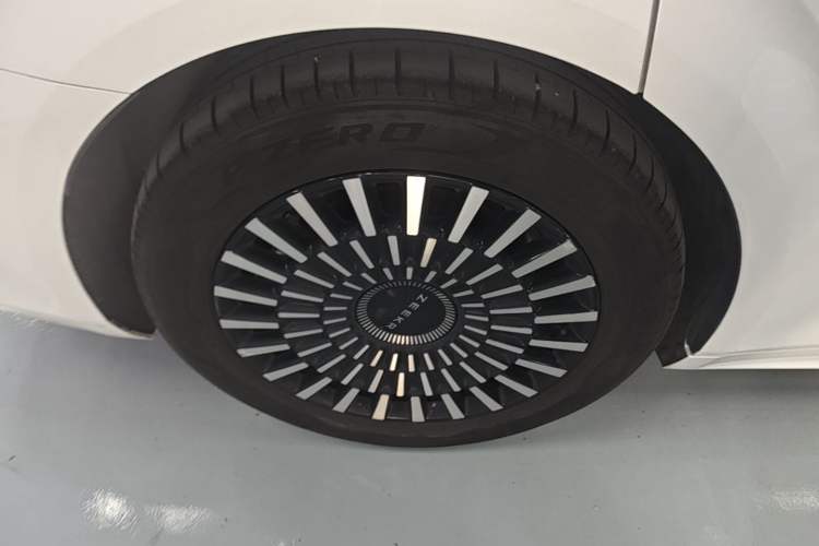 Used Zeekr 009 2022 WE Edition Right Rear Wheel Hub