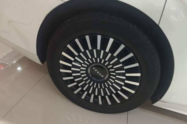 Used Zeekr 009 2022 WE Edition Right Rear Wheel Hub