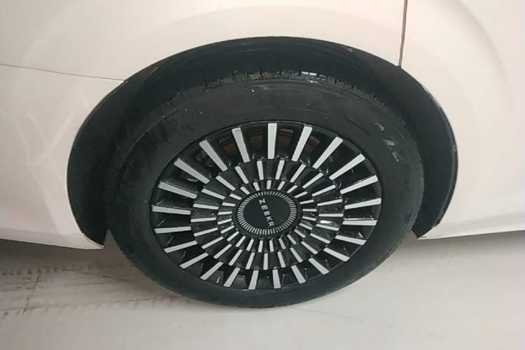 Used Zeekr 009 2022 WE Edition Right Rear Wheel Hub