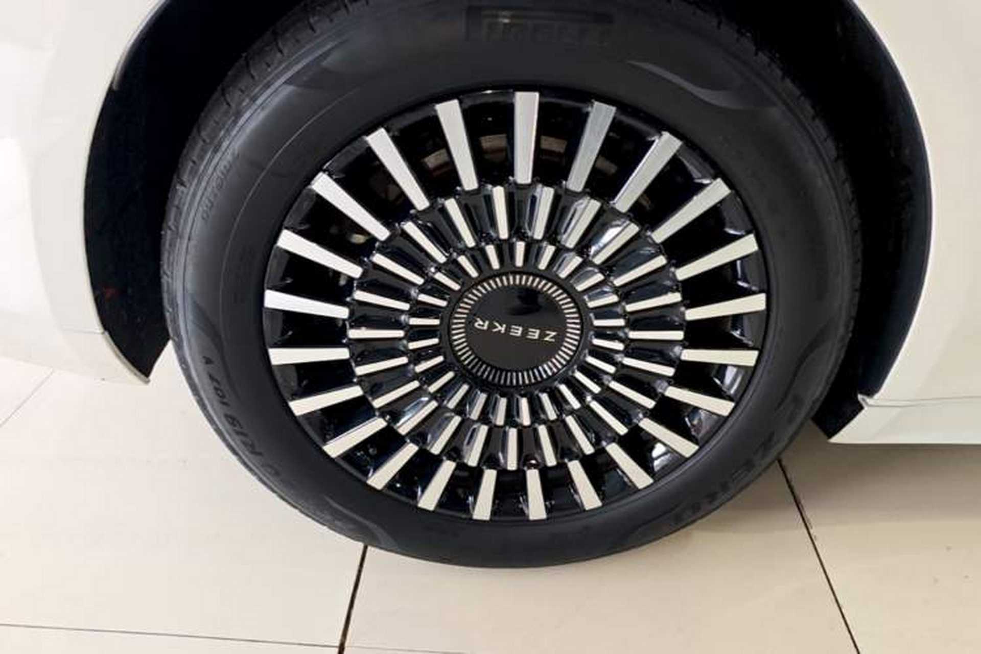 Used Zeekr 009 2022 WE Edition Right Rear Wheel Hub
