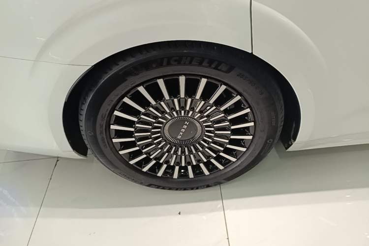 Used Zeekr 009 2022 WE Edition Right Rear Wheel Hub