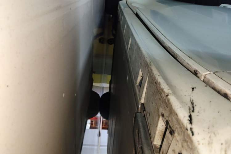 Used Zeekr 009 2022 WE Edition Right Side Sill
