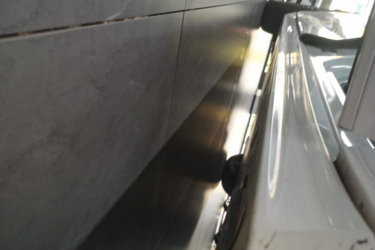 Used Zeekr 009 2022 WE Edition Right Side Sill