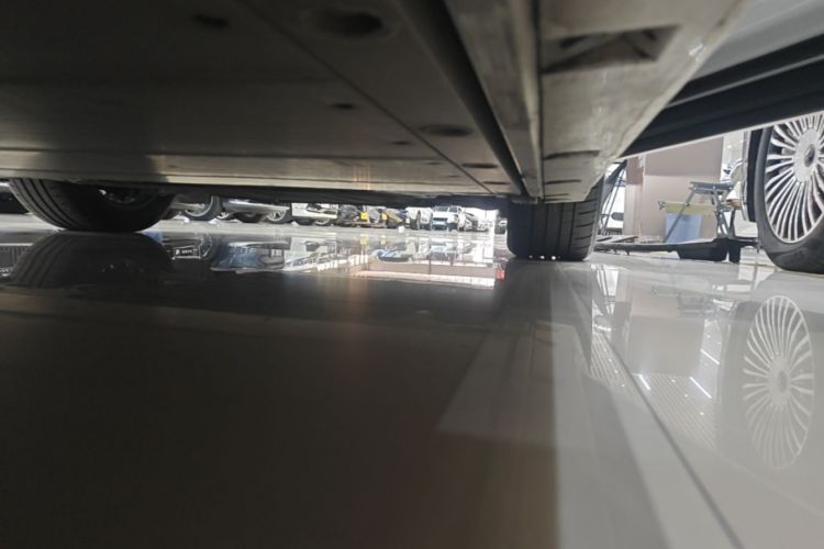 Used Zeekr 009 2022 WE Edition Right Side Sill