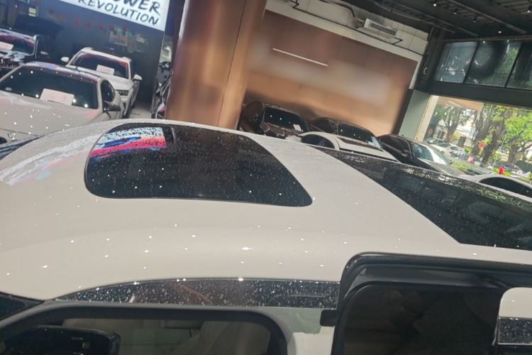Used Zeekr 009 2022 WE Edition Roof