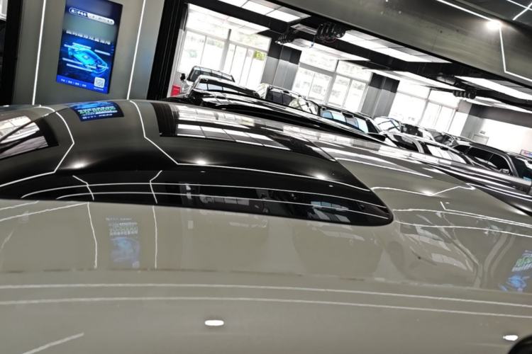 Used Zeekr 009 2022 WE Edition Roof
