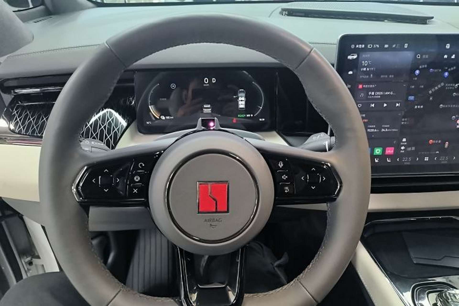 Used Zeekr 009 2022 WE Edition Steering Wheel